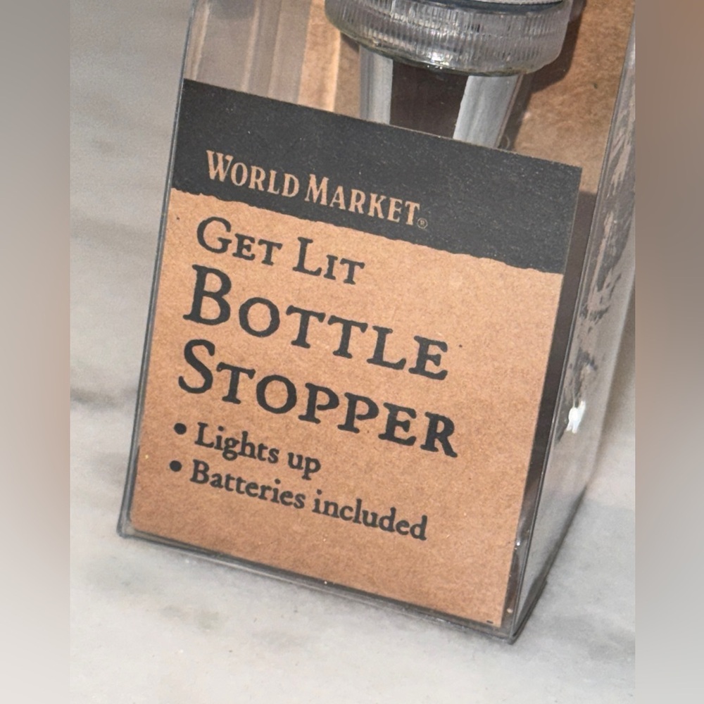 Get Lit World Market Holiday Bottle Stopper - Picture 2 of 3